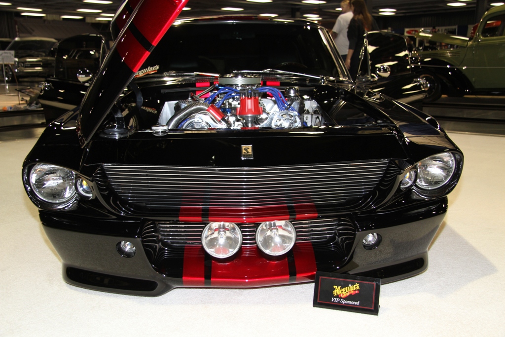 Grille angle reflects stripe pattern through chrome plating