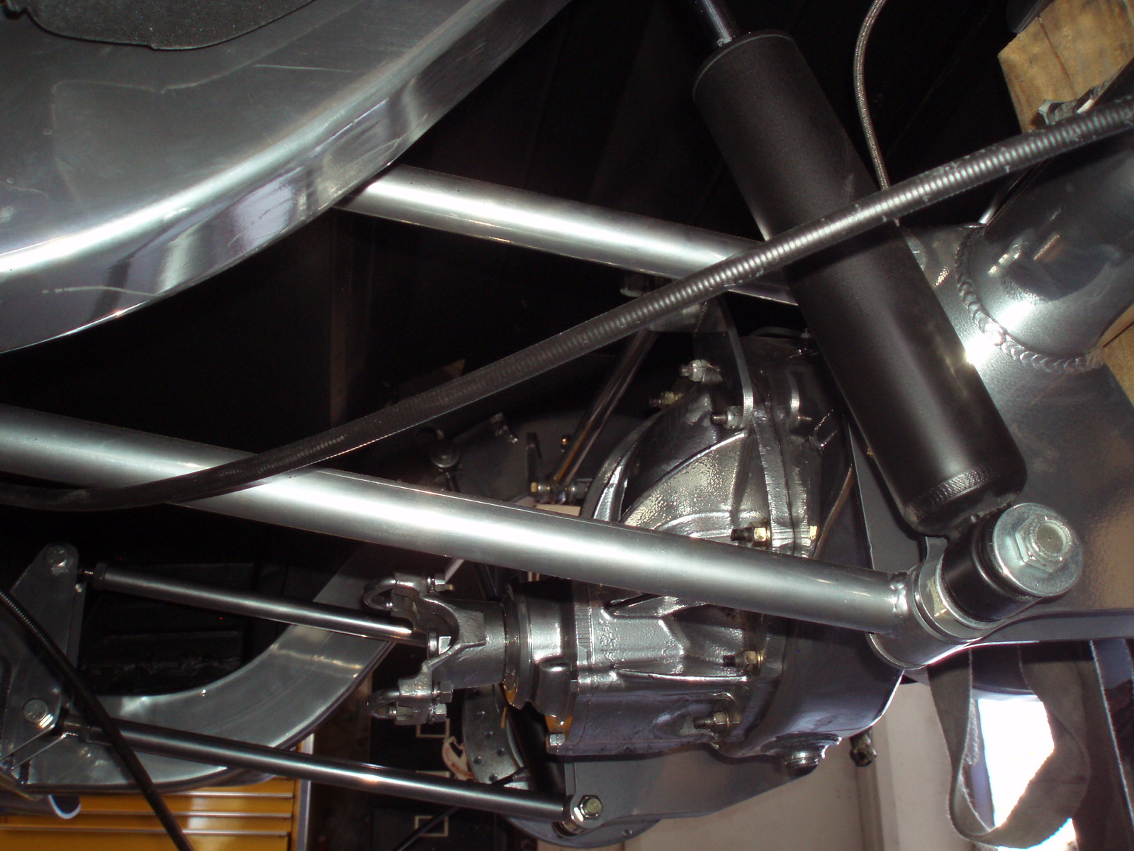 Four-link rear suspension with Strange Engineering third member